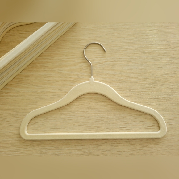 🍼Baby Velvet Hangers - Picture 2 of 5